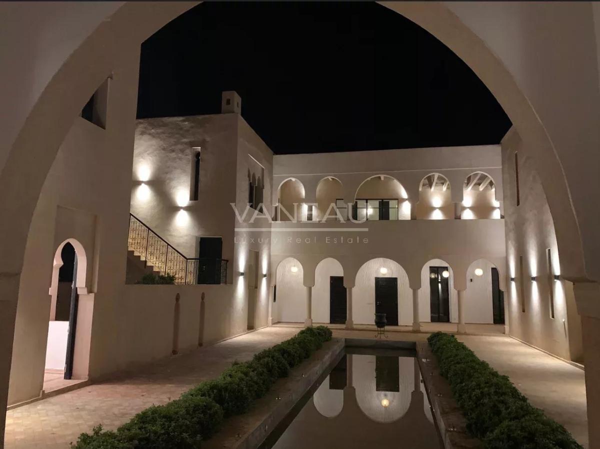 SUPERBE PALAIS MAISON D'HOTE SUR 1 HECTARE
