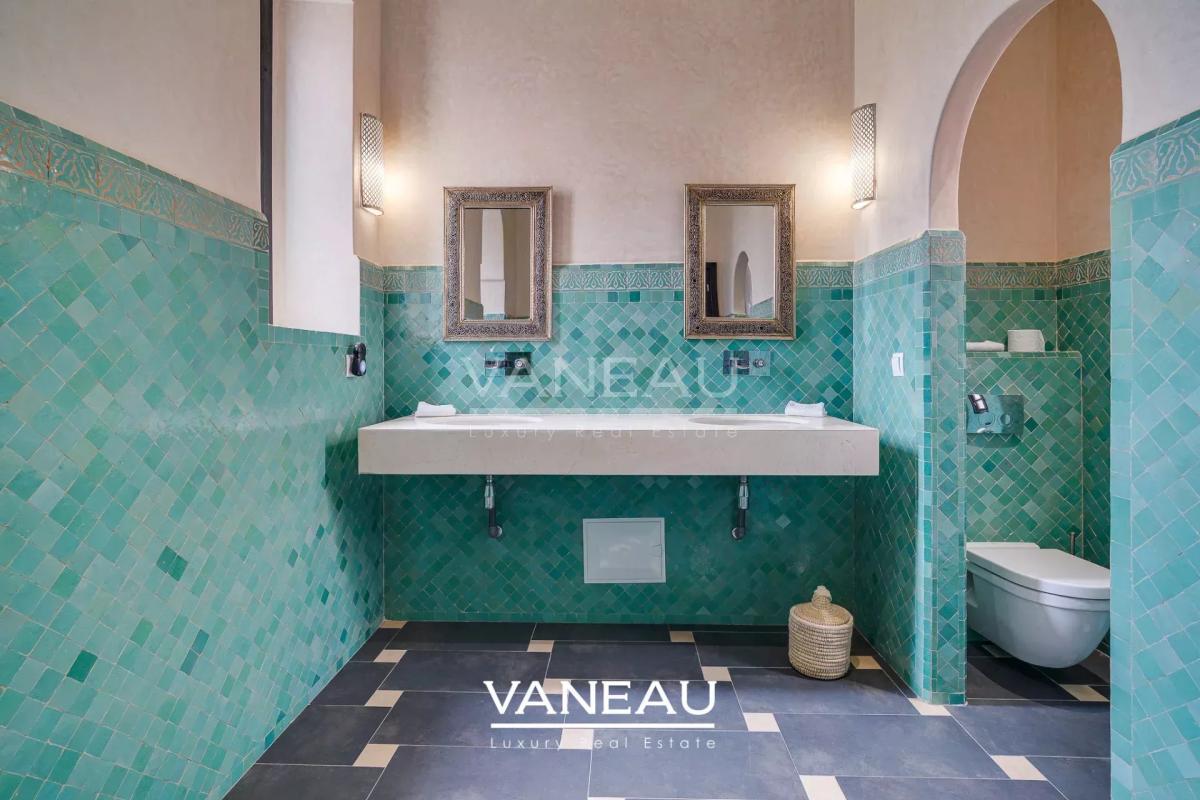 SUPERBE PALAIS MAISON D'HOTE SUR 1 HECTARE