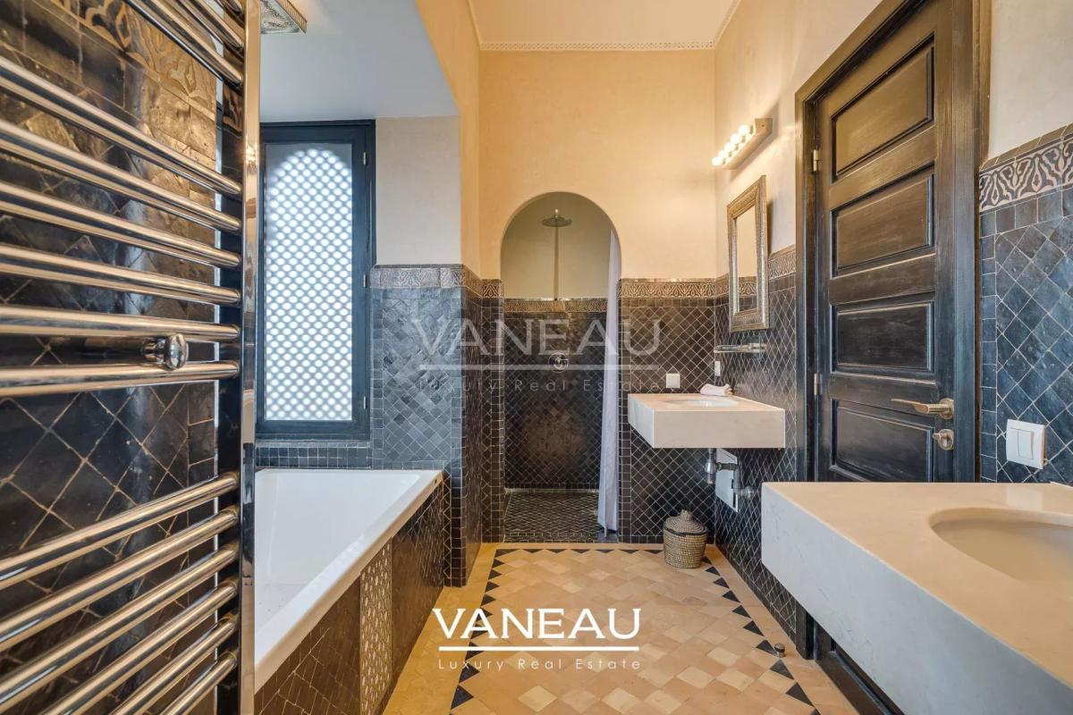 SUPERBE PALAIS MAISON D'HOTE SUR 1 HECTARE