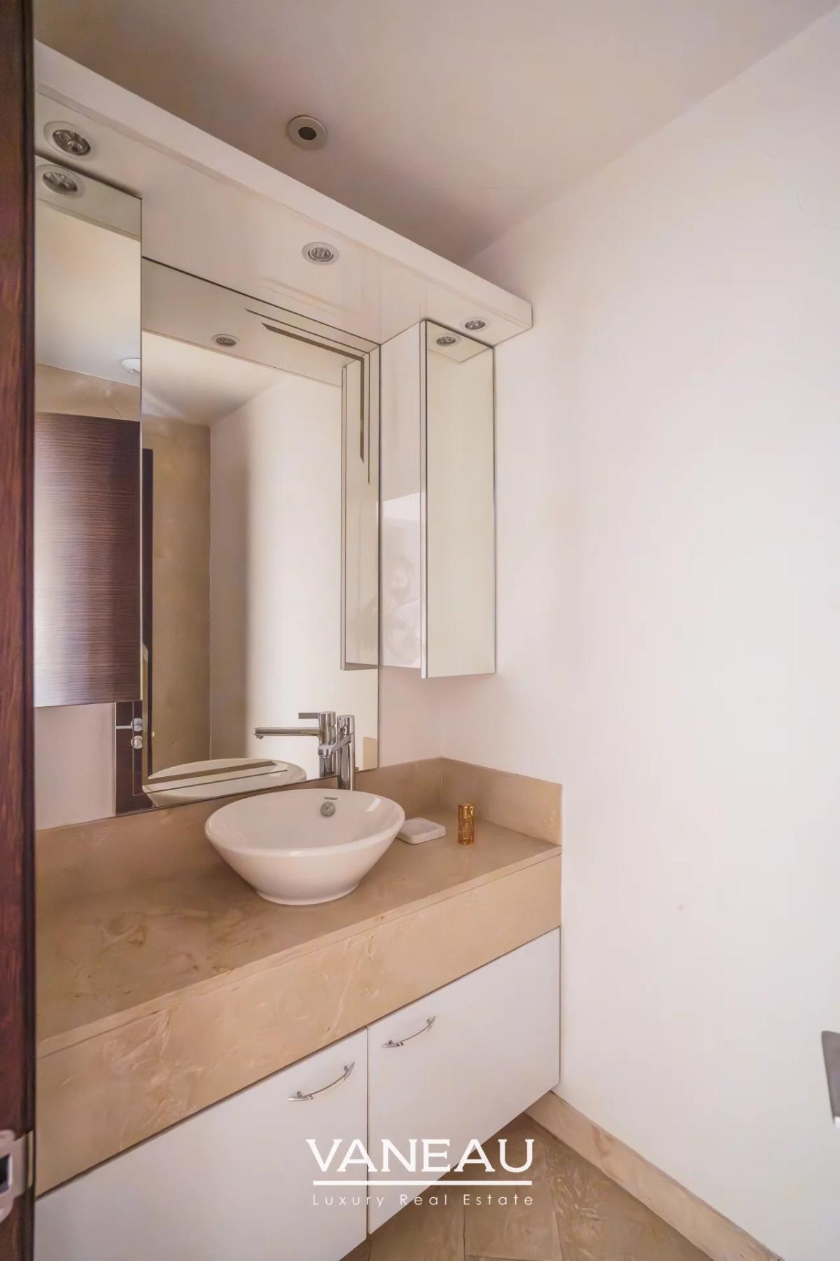 Bel appartement au 5ème étage en plein centre-ville