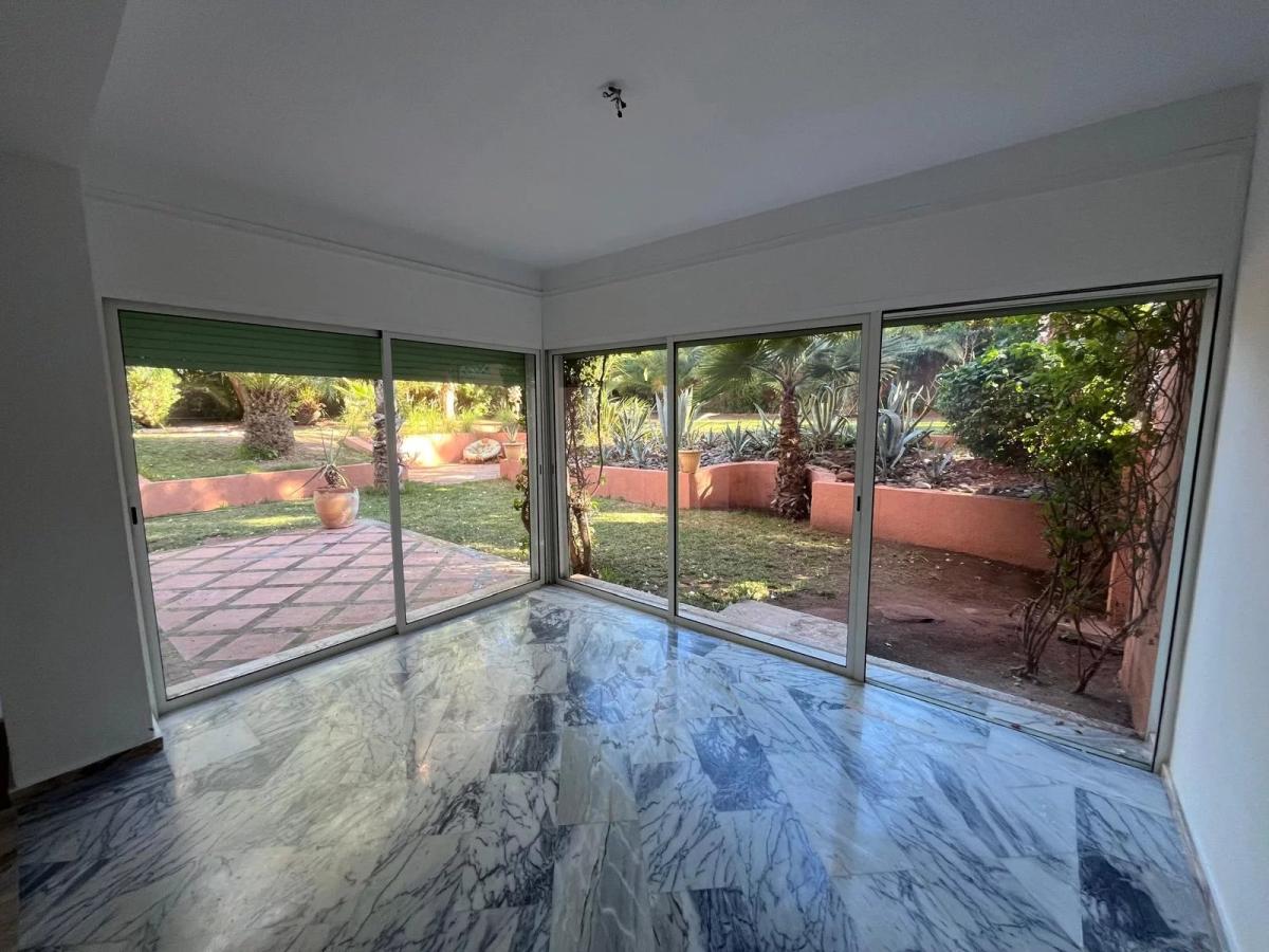 Grand appartement en duplex de trois chambres à la Palmeraie