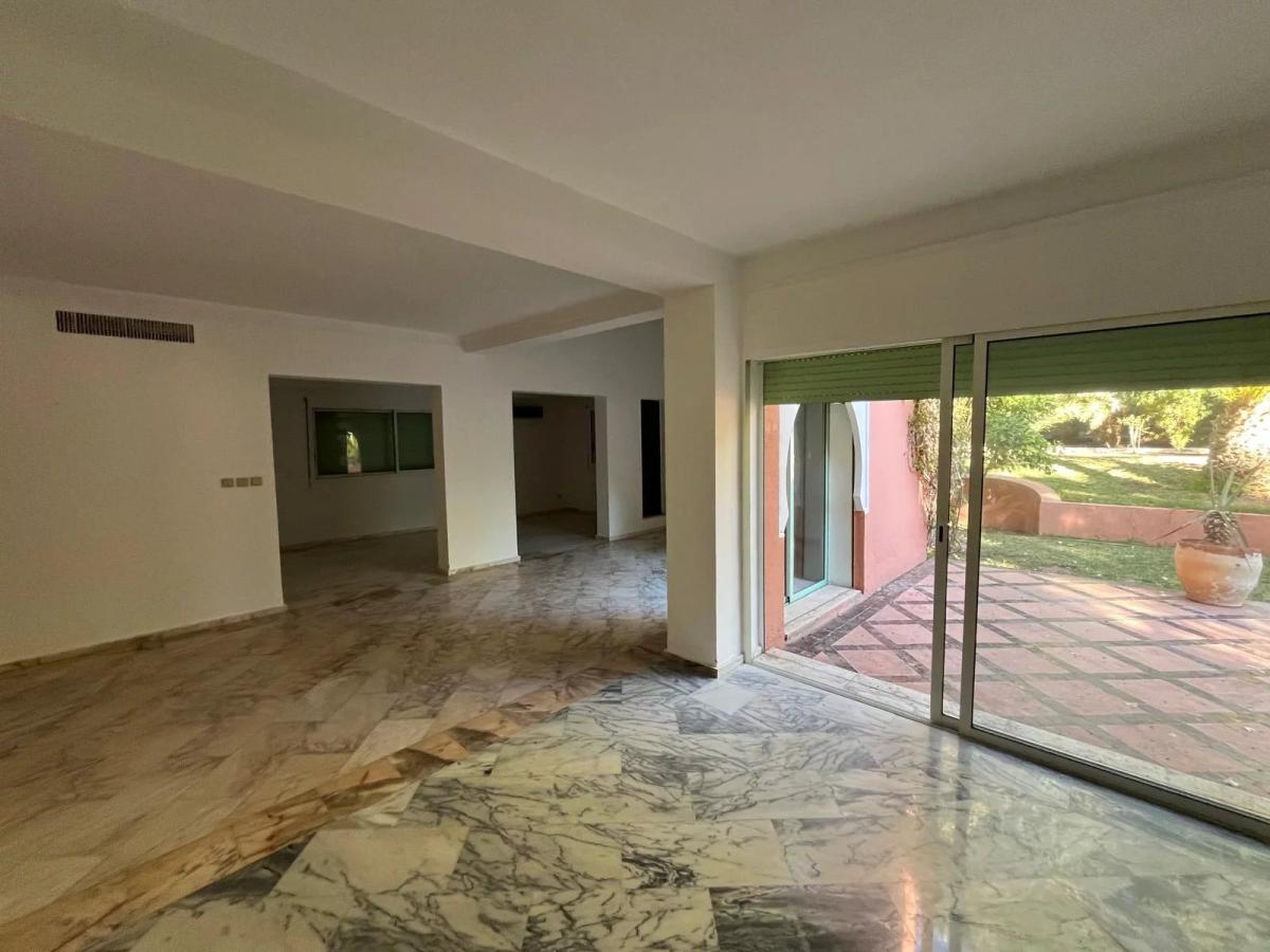Grand appartement en duplex de trois chambres à la Palmeraie