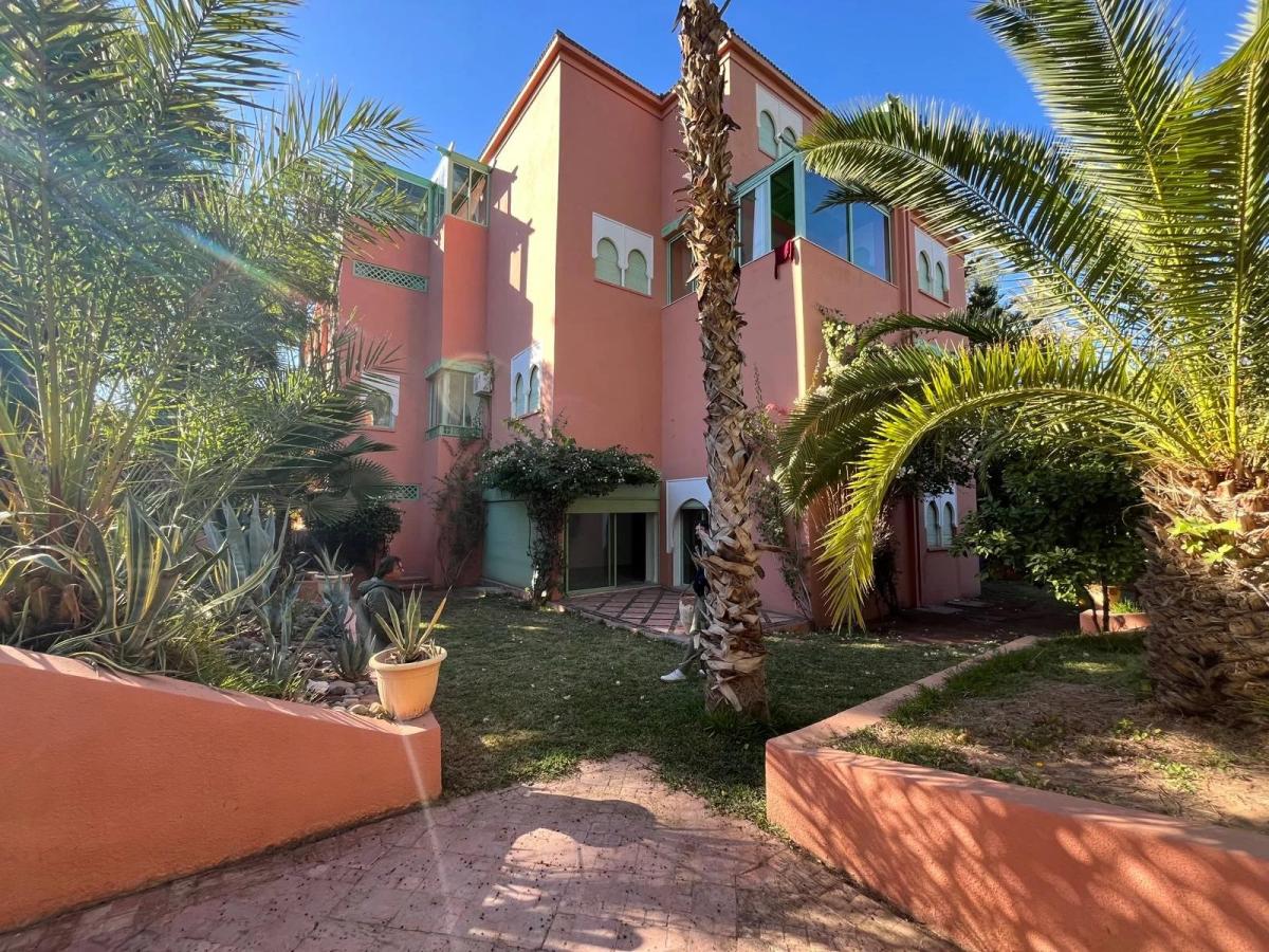 Grand appartement en duplex de trois chambres à la Palmeraie