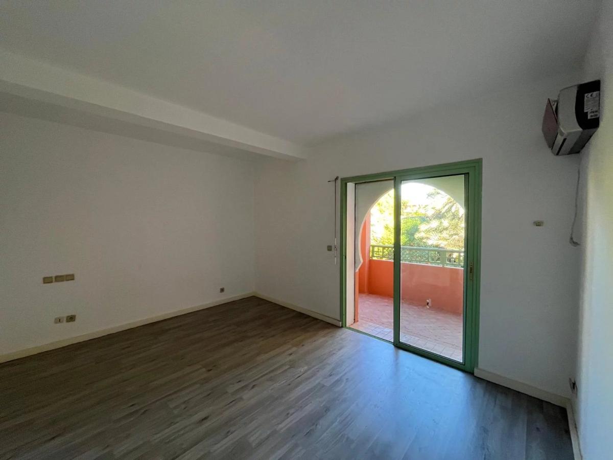 Grand appartement en duplex de trois chambres à la Palmeraie