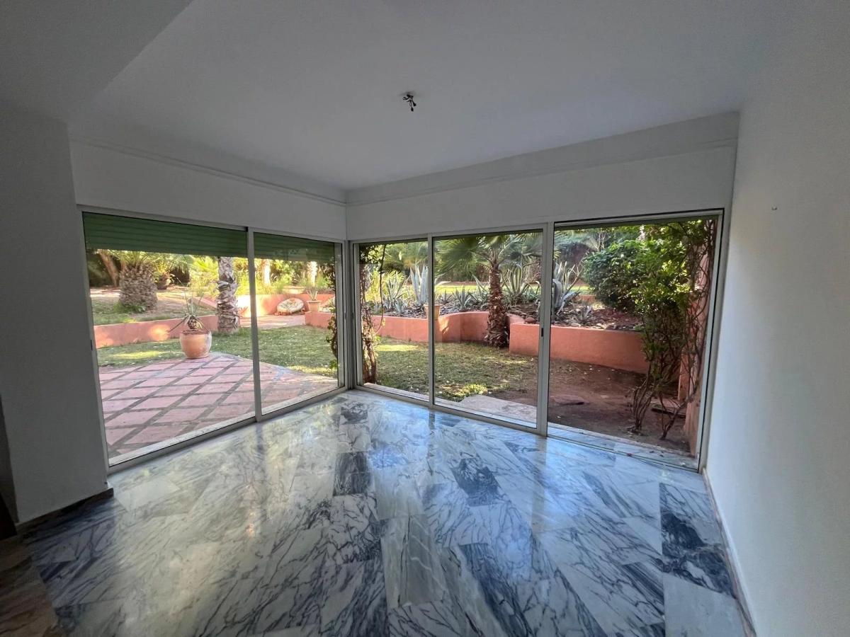 Grand appartement en duplex de trois chambres à la Palmeraie