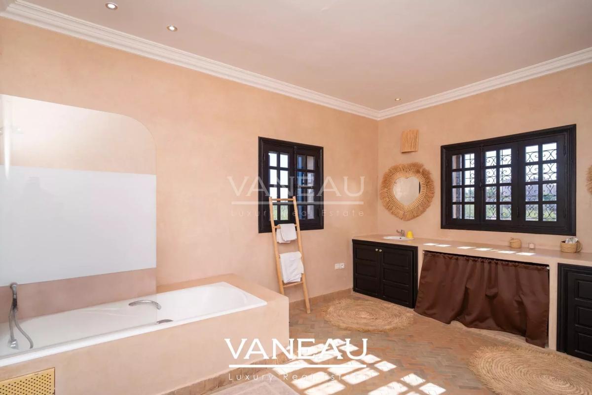 Propriété 1 hectar, 8 chambres avec VNA
