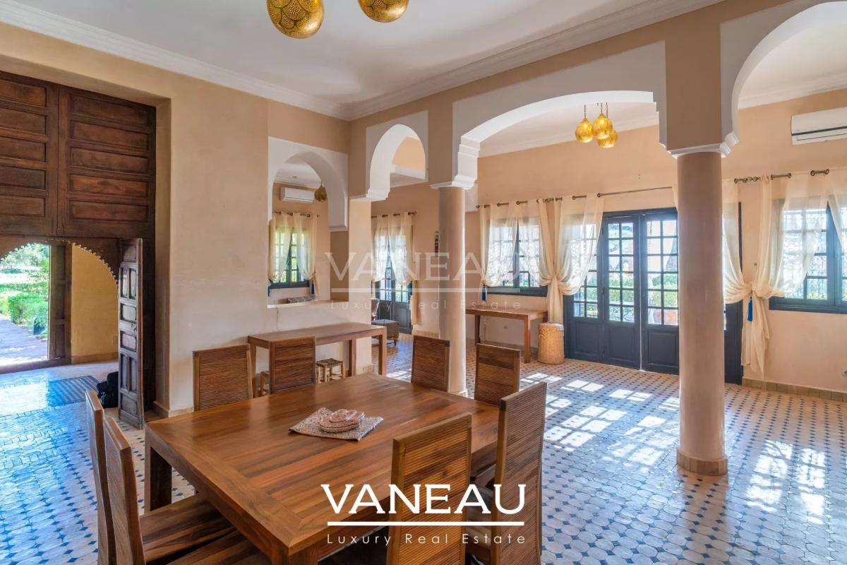 Propriété 1 hectar, 8 chambres avec VNA