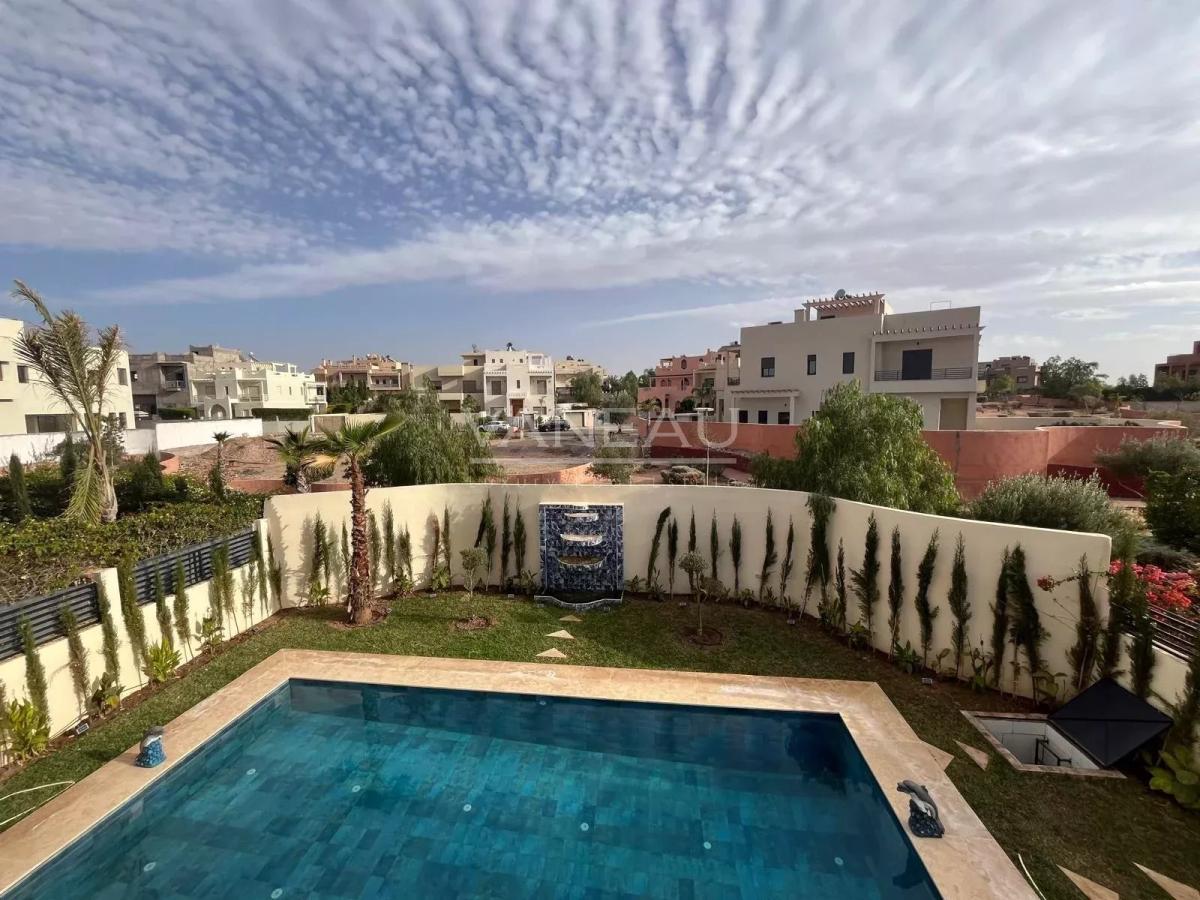 ****Villa de 150m² avec piscine***