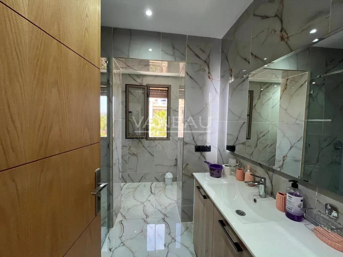 ****Villa de 150m² avec piscine***
