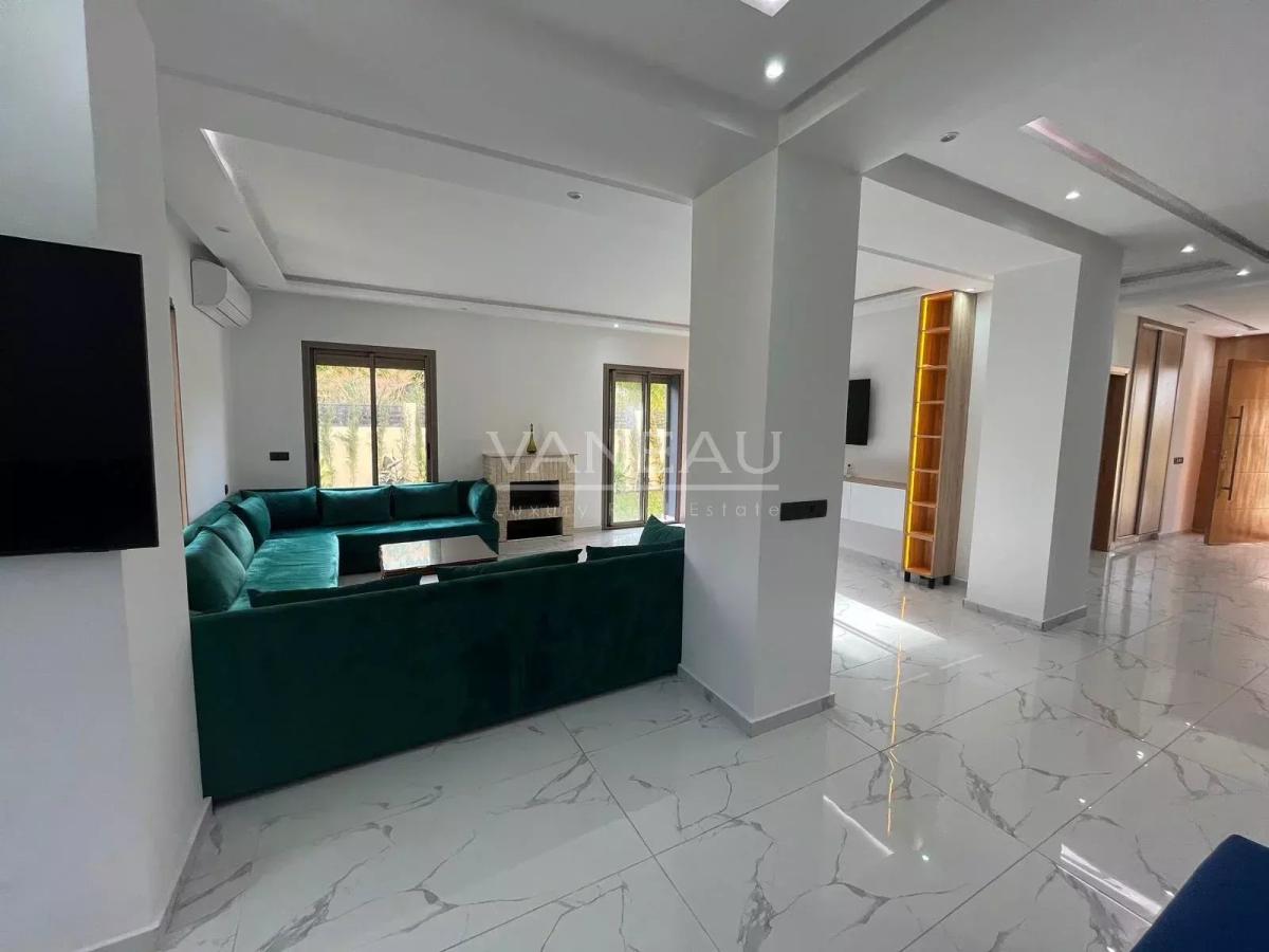 ****Villa de 150m² avec piscine***