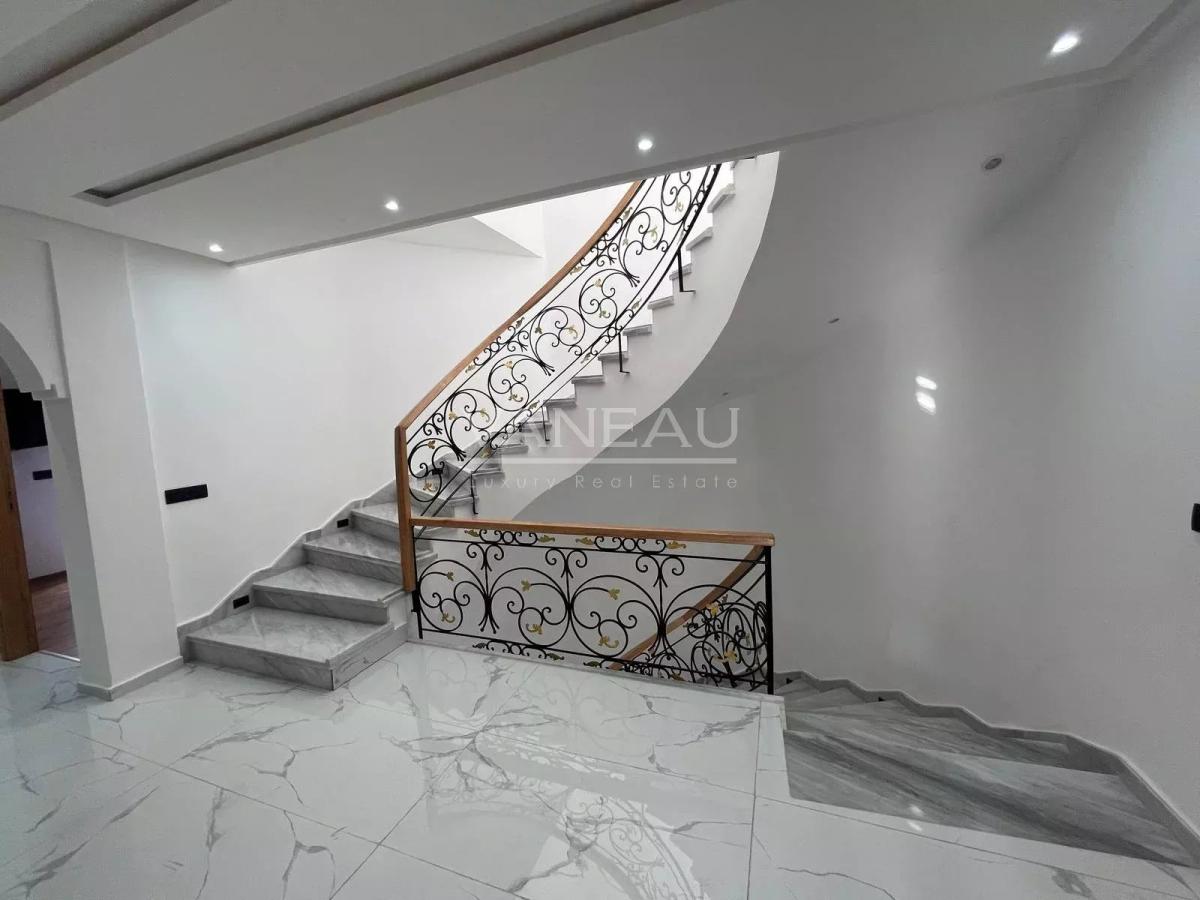 ****Villa de 150m² avec piscine***