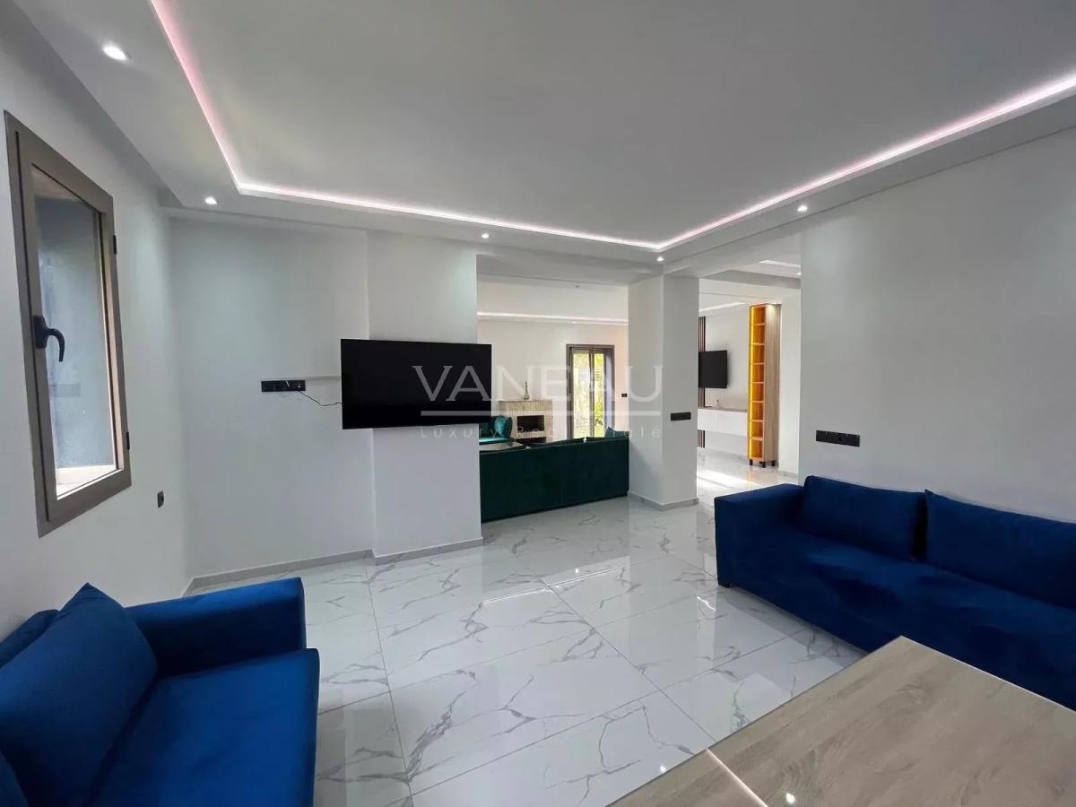 ****Villa de 150m² avec piscine***