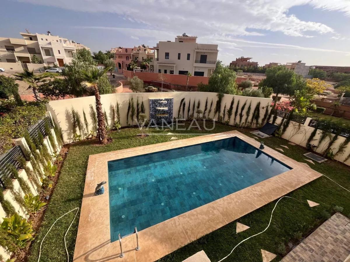 ****Villa de 150m² avec piscine***