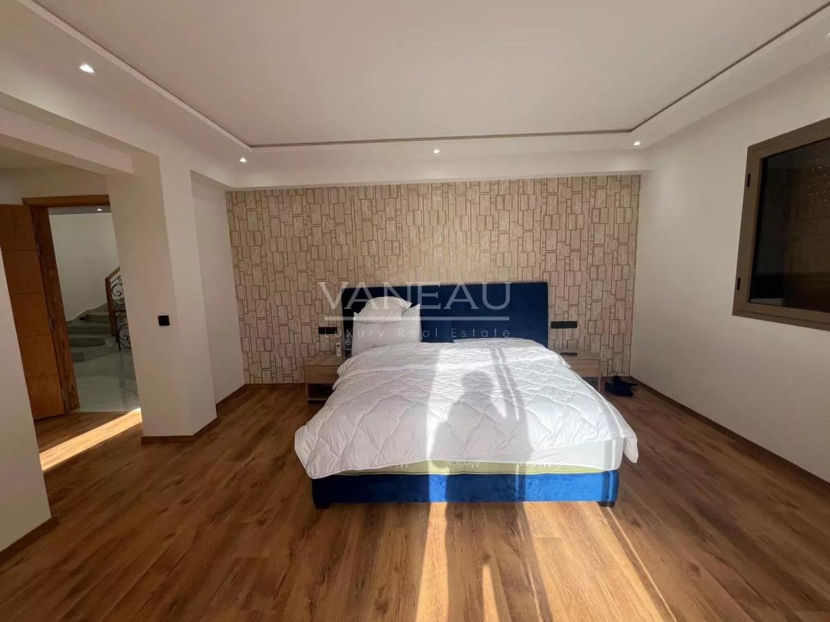 ****Villa de 150m² avec piscine***