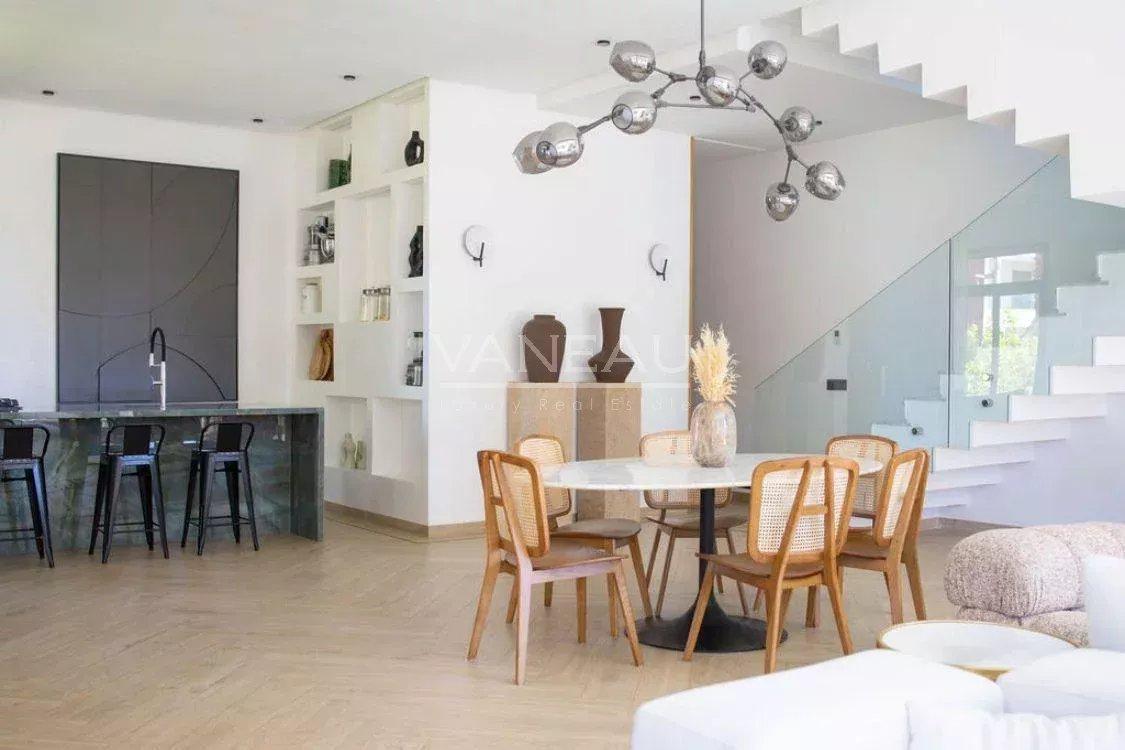 ***Superbe villa sur Golf à 25 minutes du centre***