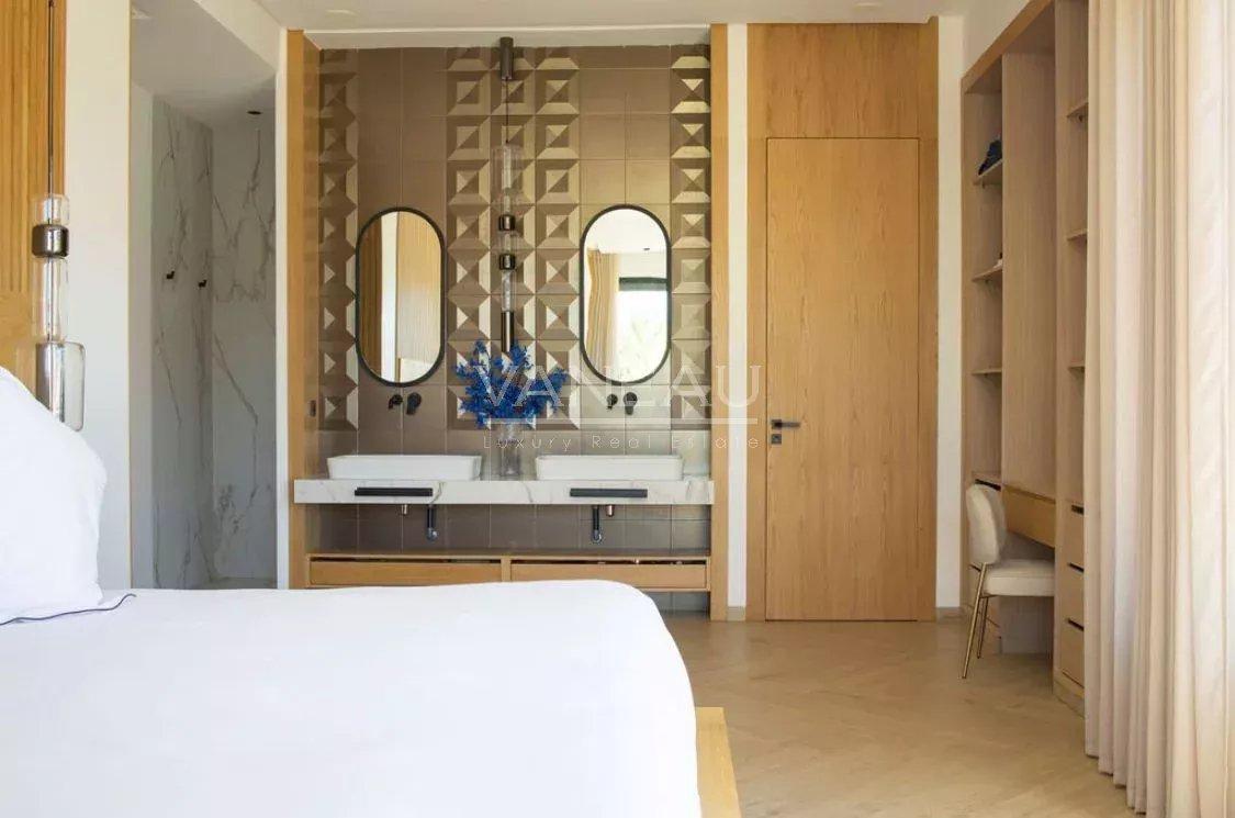 ***Superbe villa sur Golf à 25 minutes du centre***