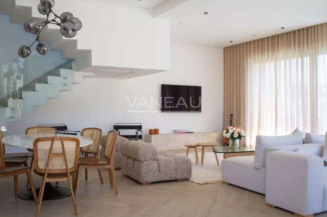 ***Superbe villa sur Golf à 25 minutes du centre***