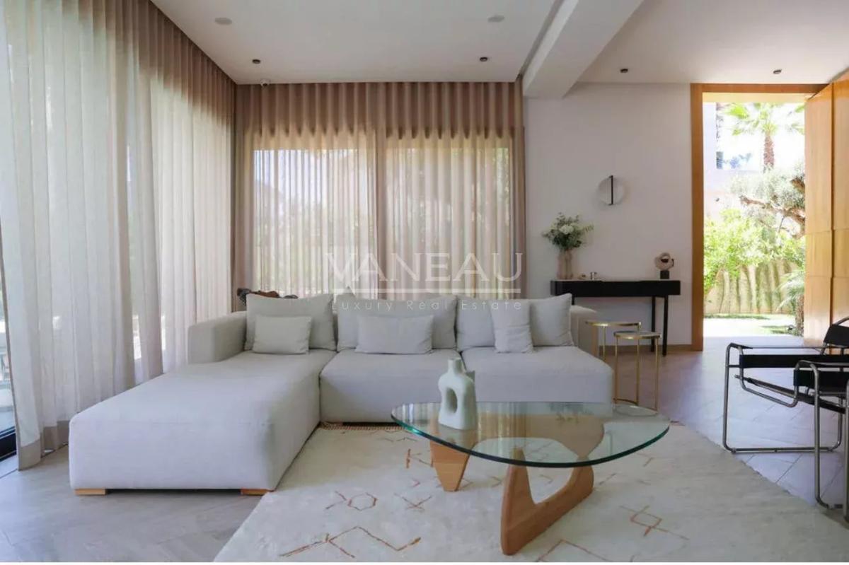***Superbe villa sur Golf à 25 minutes du centre***