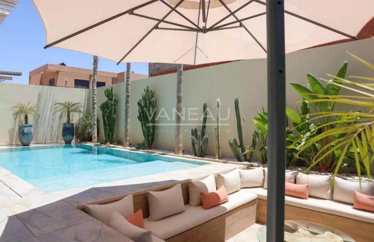***Superbe villa sur Golf à 25 minutes du centre***