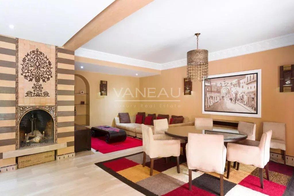 ***Duplex avec piscine privée au coeur de l'Hivernage***