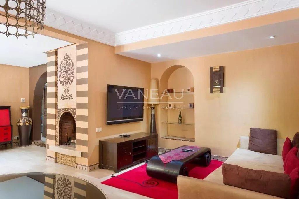 ***Duplex avec piscine privée au coeur de l'Hivernage***