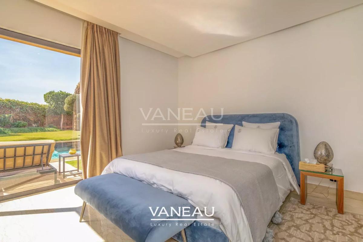 Villa contemporaine en deuxième ligne de Golf