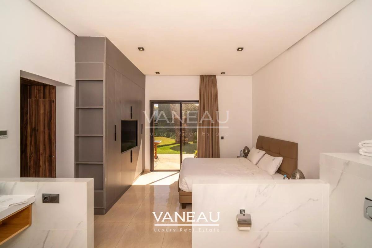 Villa contemporaine en deuxième ligne de Golf