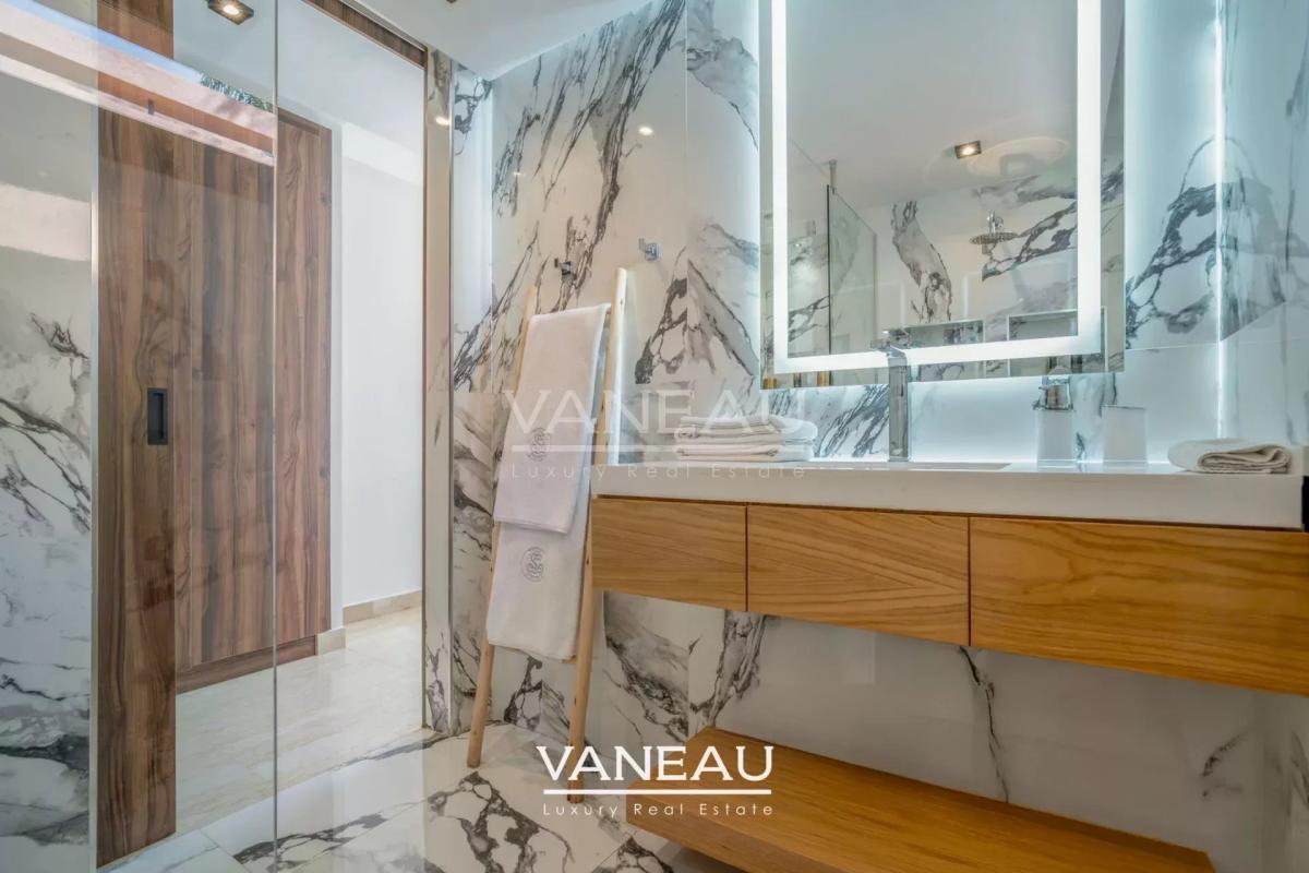 Villa contemporaine en deuxième ligne de Golf