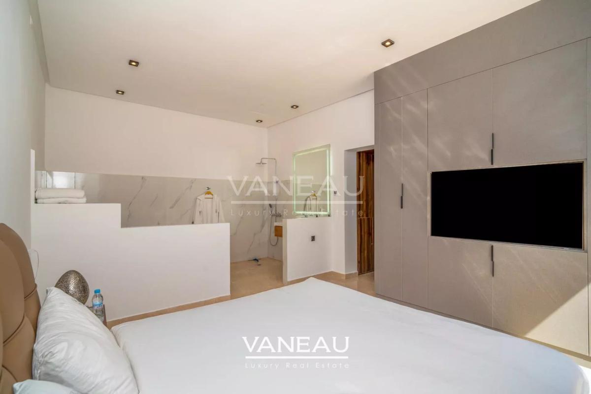 Villa contemporaine en deuxième ligne de Golf