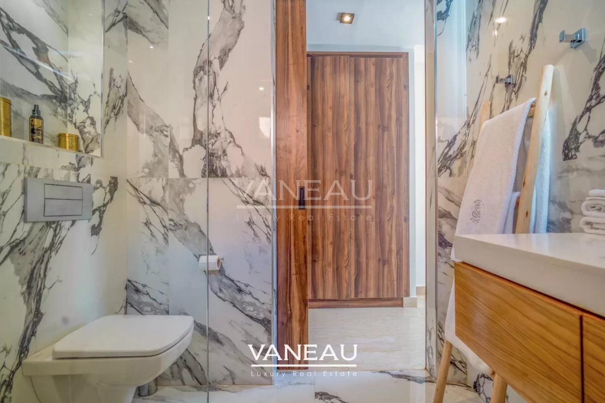 Villa contemporaine en deuxième ligne de Golf
