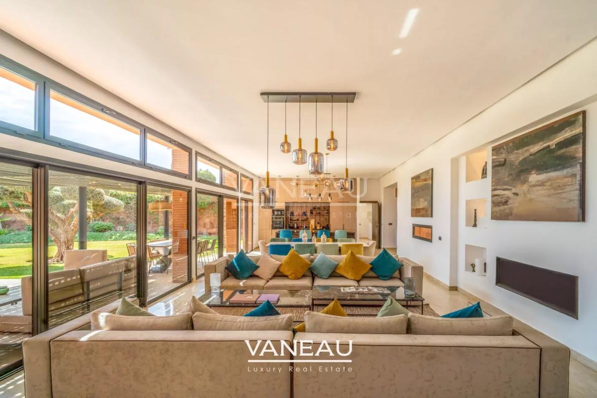 Villa contemporaine en deuxième ligne de Golf