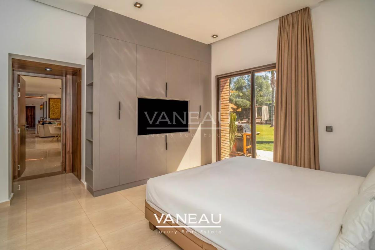 Villa contemporaine en deuxième ligne de Golf