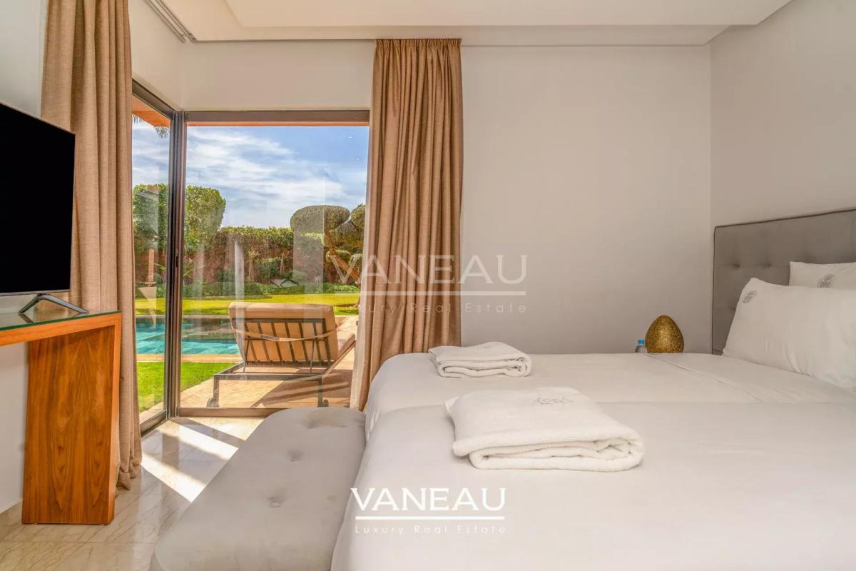 Villa contemporaine en deuxième ligne de Golf