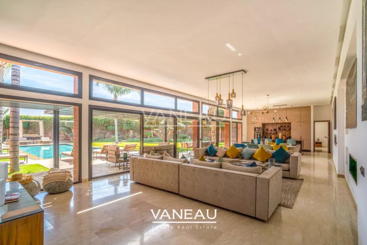 Villa contemporaine en deuxième ligne de Golf