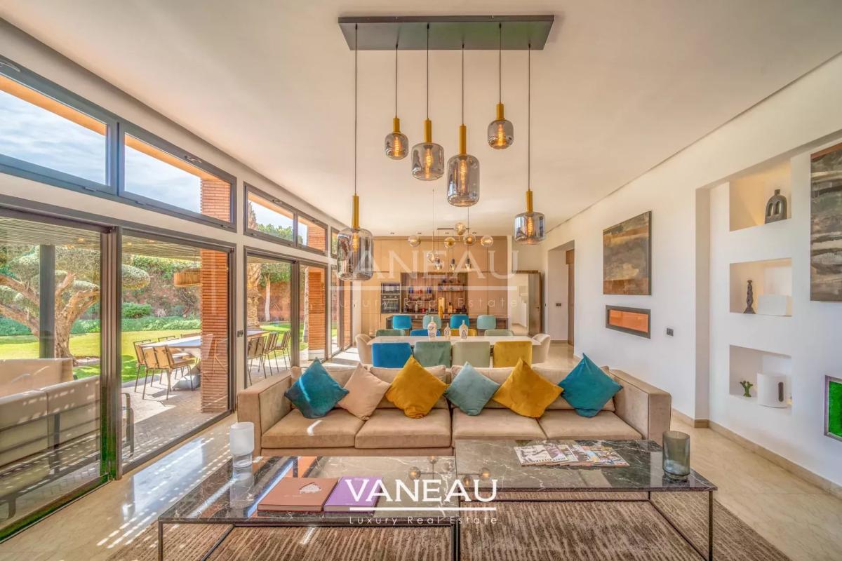 Villa contemporaine en deuxième ligne de Golf
