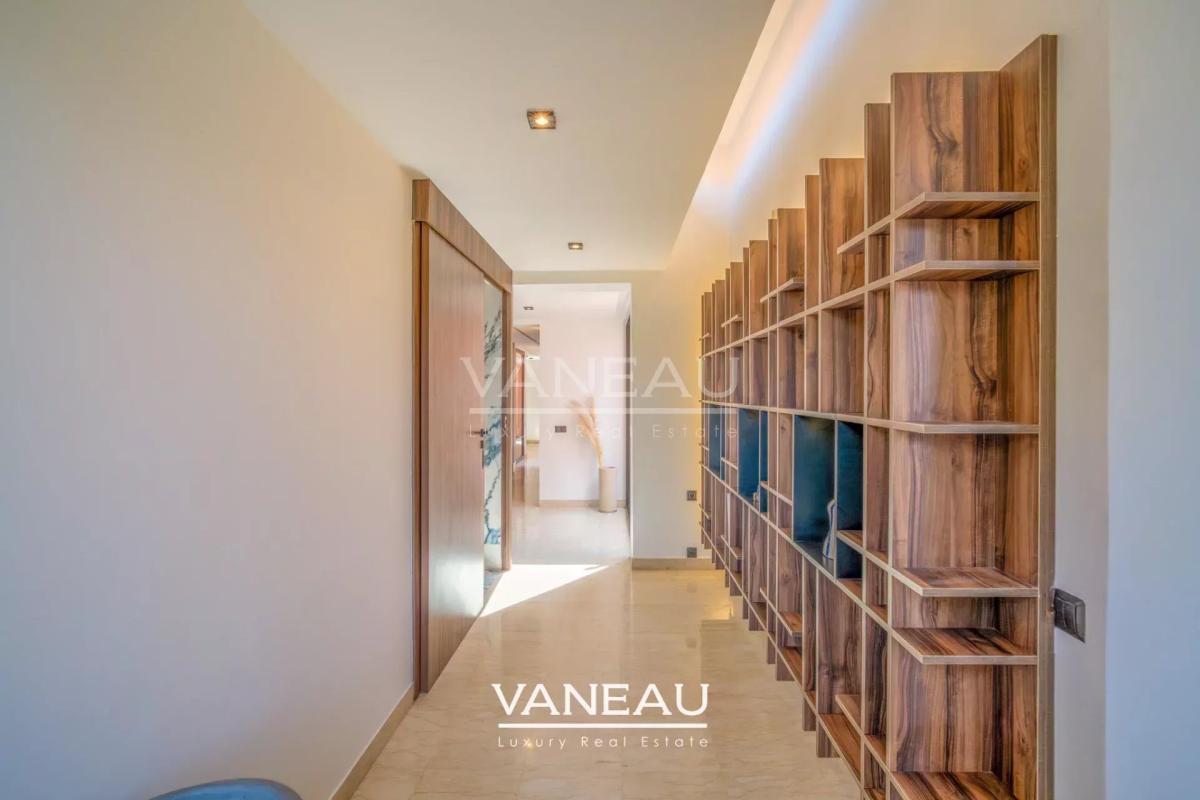 Villa contemporaine en deuxième ligne de Golf