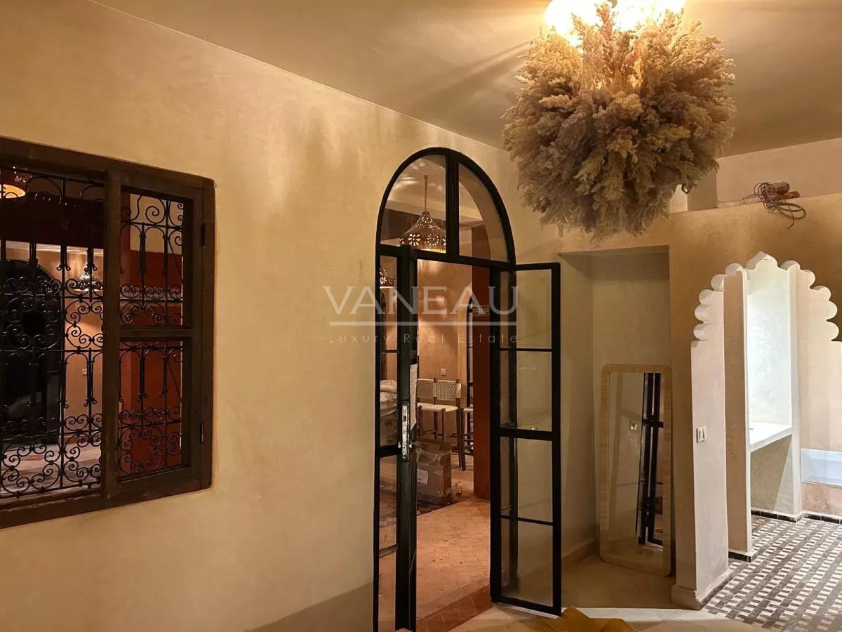 Grand riad en cour de rénovation Larousse/ Bab Doukala