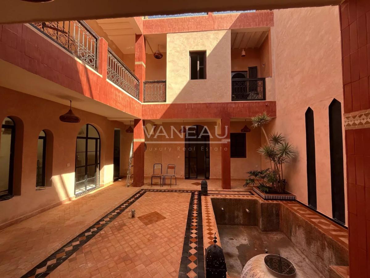 Grand riad en cour de rénovation Larousse/ Bab Doukala