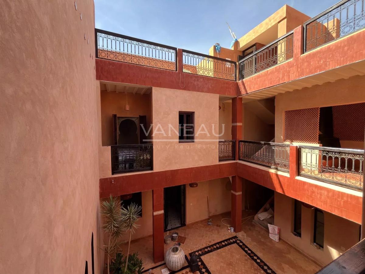 Grand riad en cour de rénovation Larousse/ Bab Doukala