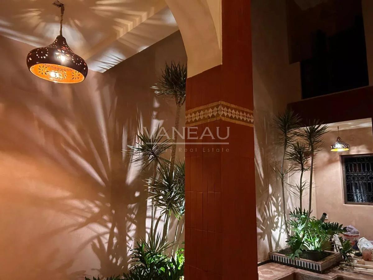 Grand riad en cour de rénovation Larousse/ Bab Doukala