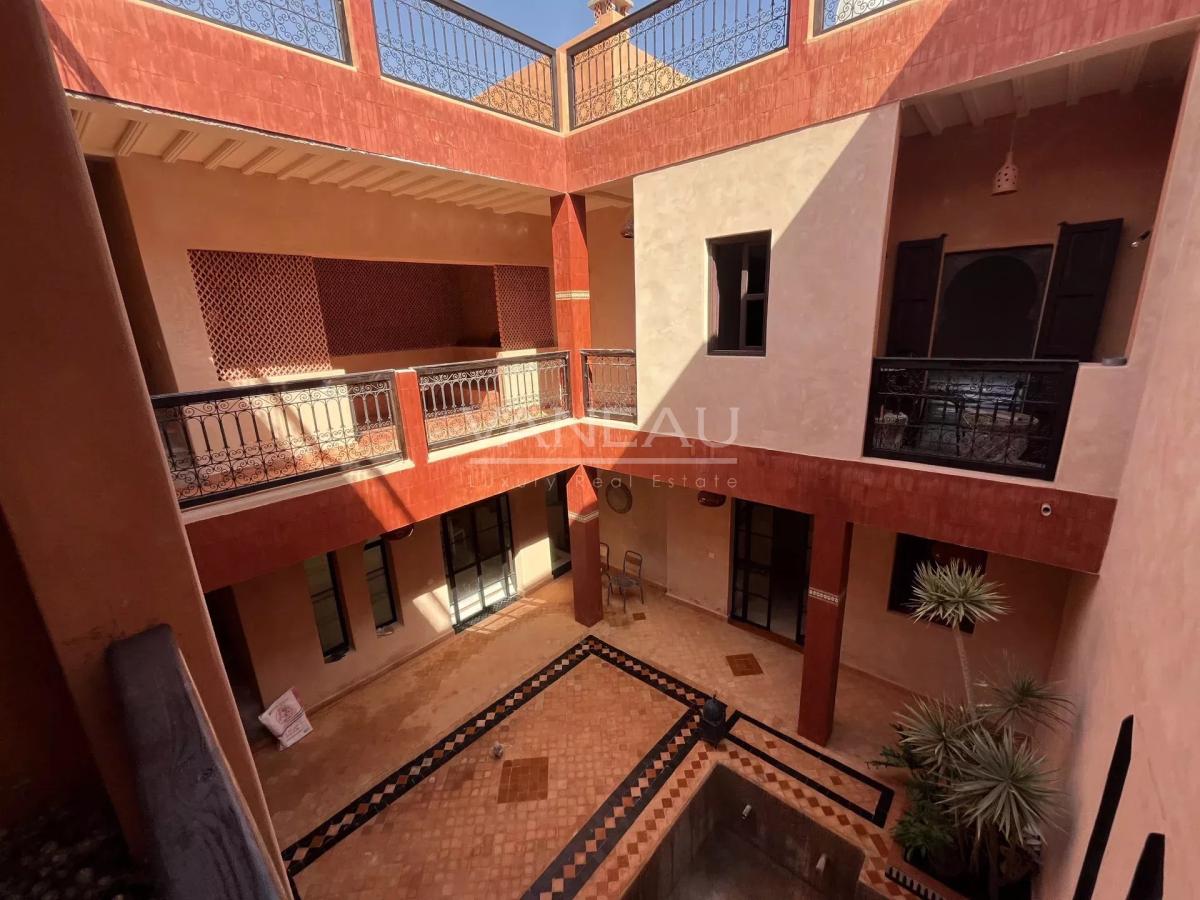 Grand riad en cour de rénovation Larousse/ Bab Doukala