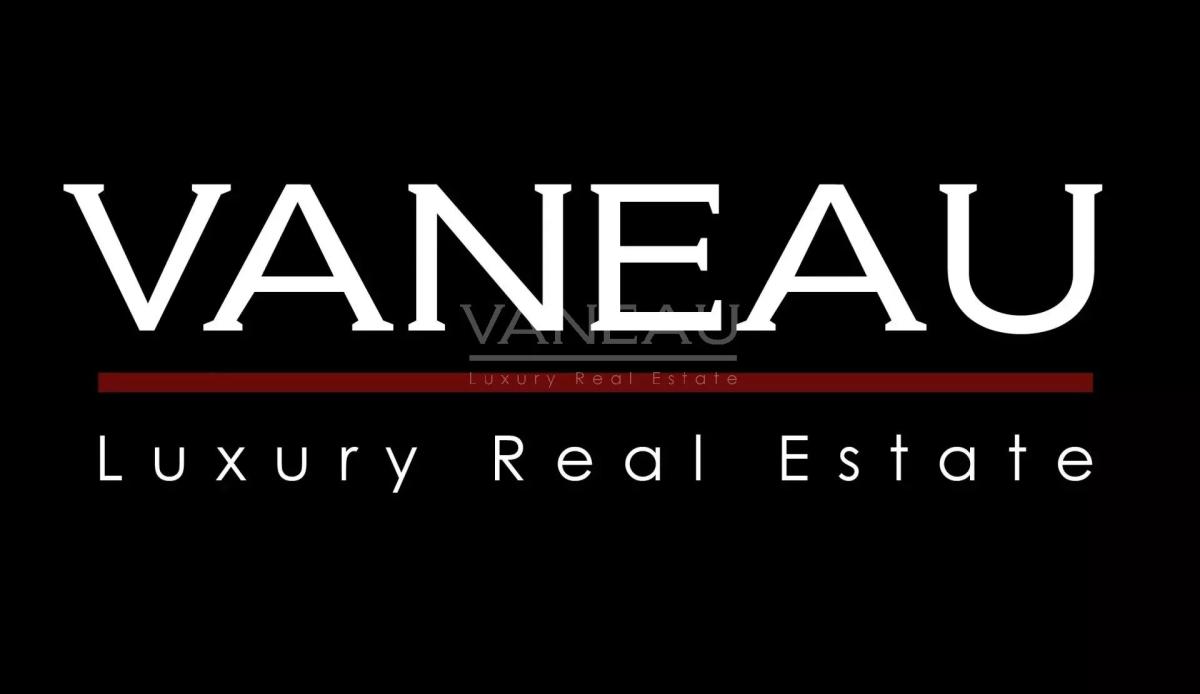 ***TERRAIN EN FRONT DE GOLF***