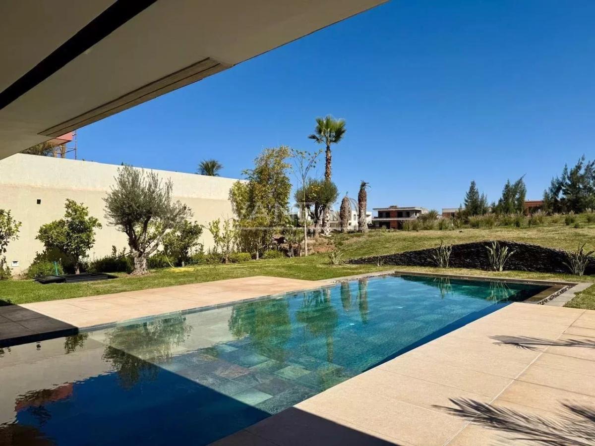 Villa au coeur d'un prestigieux golf