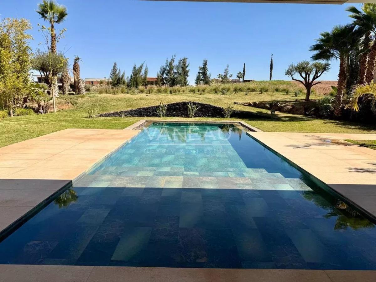 Villa au coeur d'un prestigieux golf