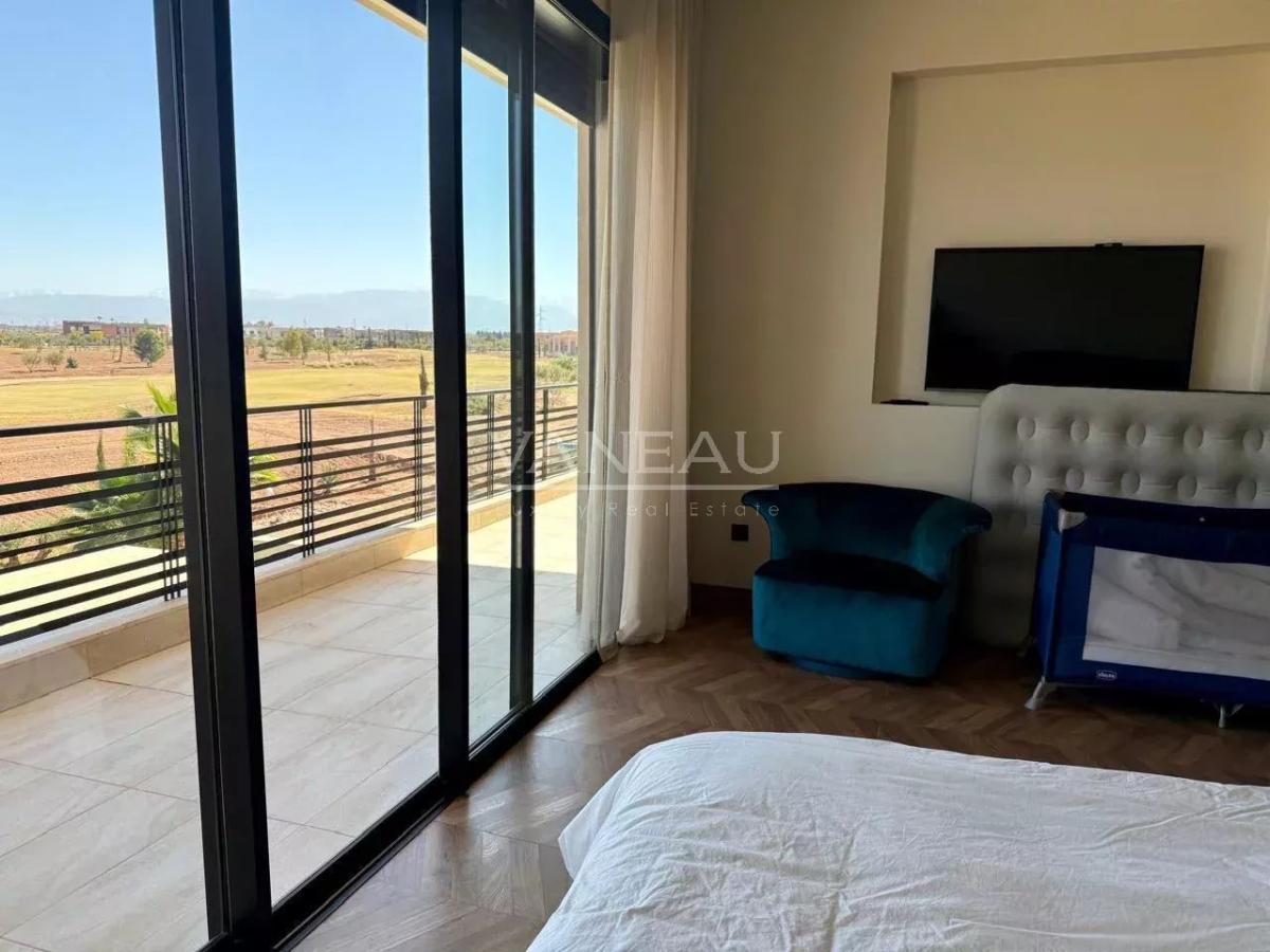 Villa au coeur d'un prestigieux golf