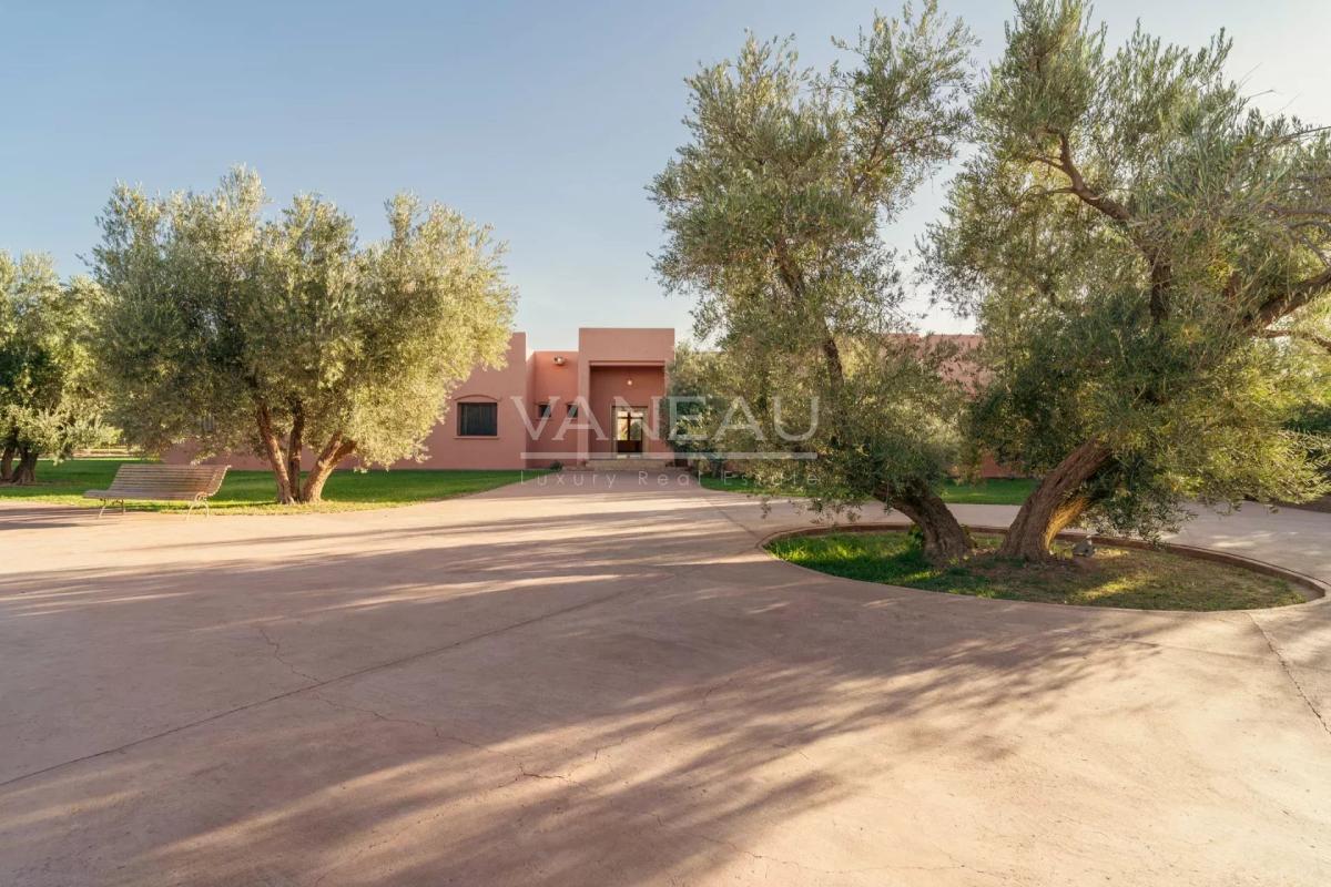*** Maison avec un terrain de 4 hectares***