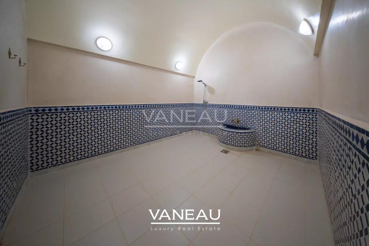 *** Maison avec un terrain de 4 hectares***
