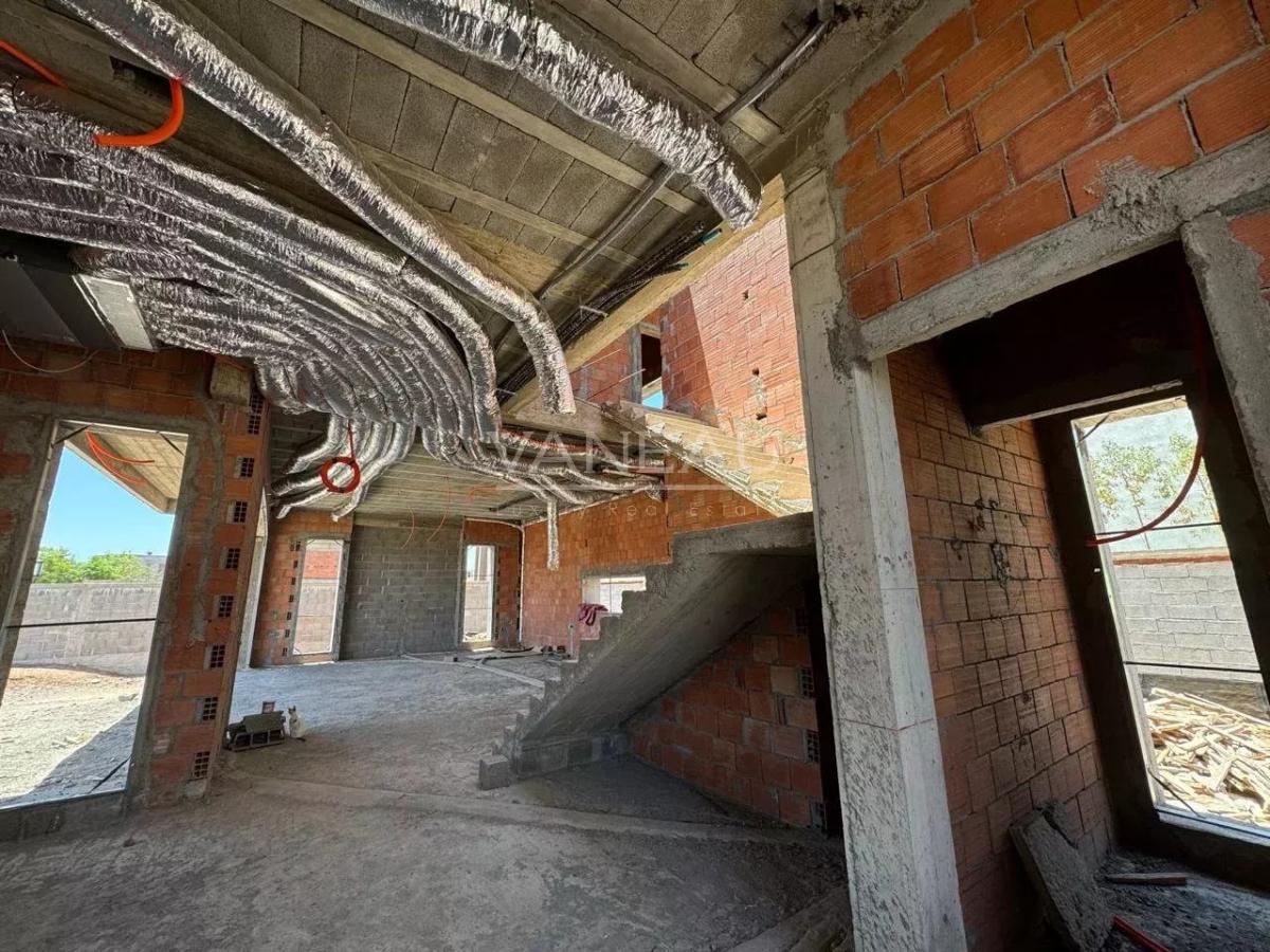 Beau projet de villa à terminer Amelkis 3