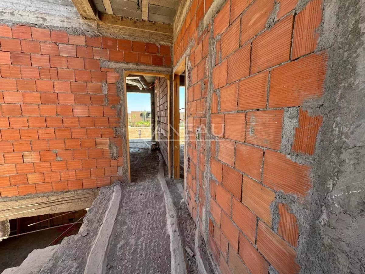 Beau projet de villa à terminer Amelkis 3