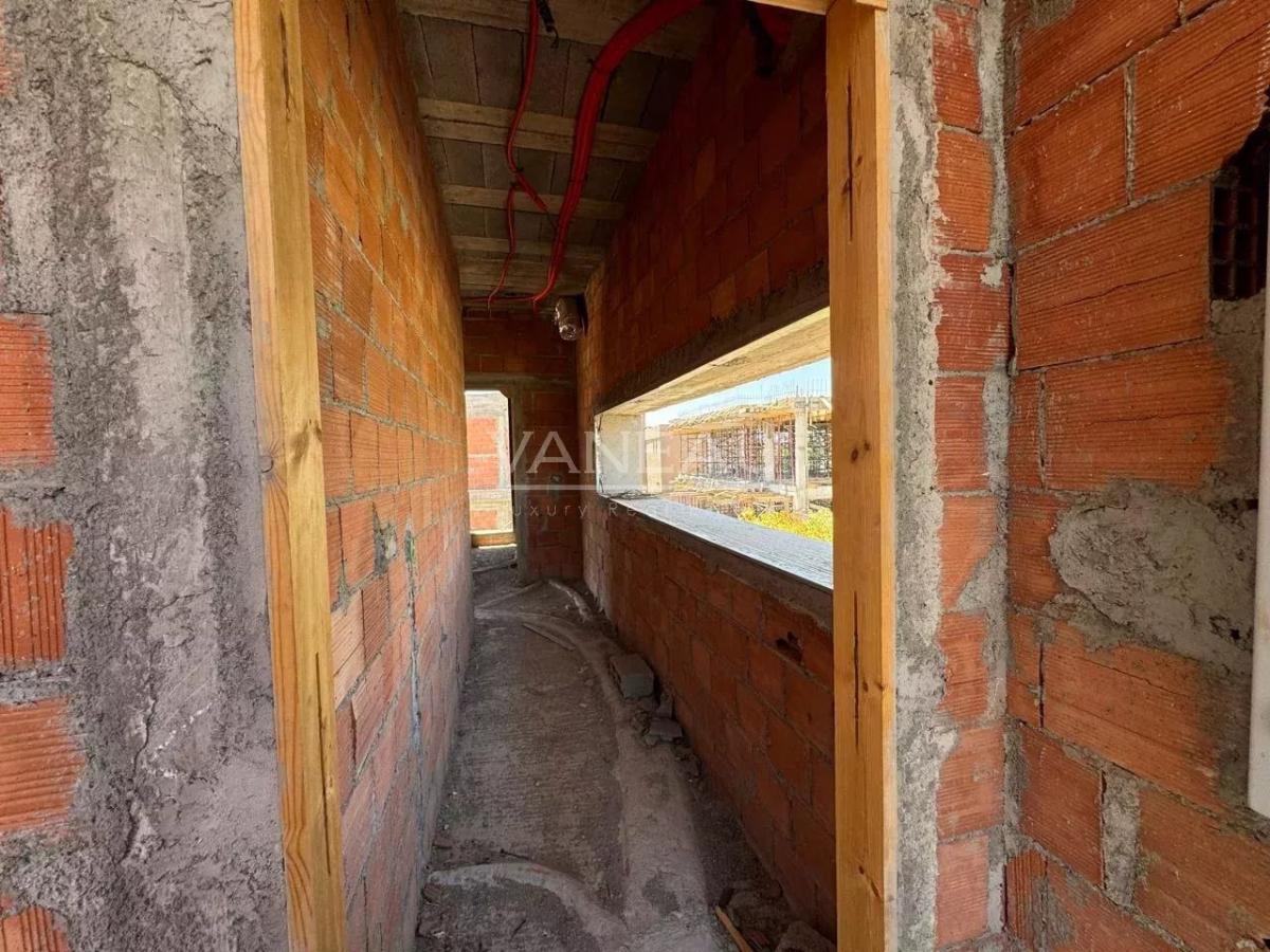 Beau projet de villa à terminer Amelkis 3